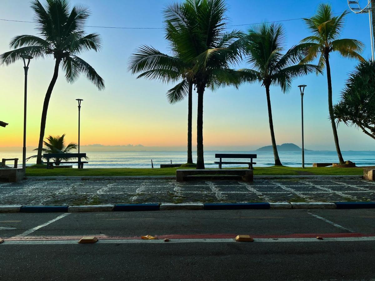Frente Pro Mar - A - Do Tombo - Beachfront * Guaruja